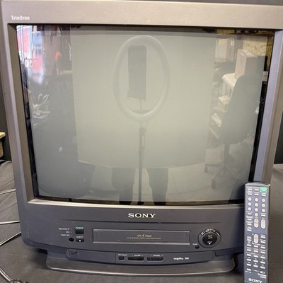 Sony Trinitron Color TV KV-20S30 in Mint Condition Perfect for Retro Gamers RARE