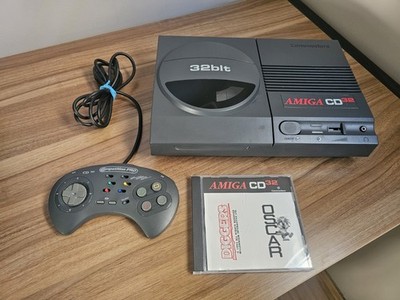Rare Commodore Amiga CD32 Console Bundle   Controller + Diggers & Oscar Games 