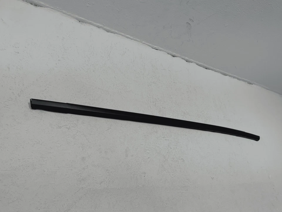 Honda Civic 2016-2021 sedán puerta trasera pasajero ventana cinturón moldura OEM Foto 2 de 4