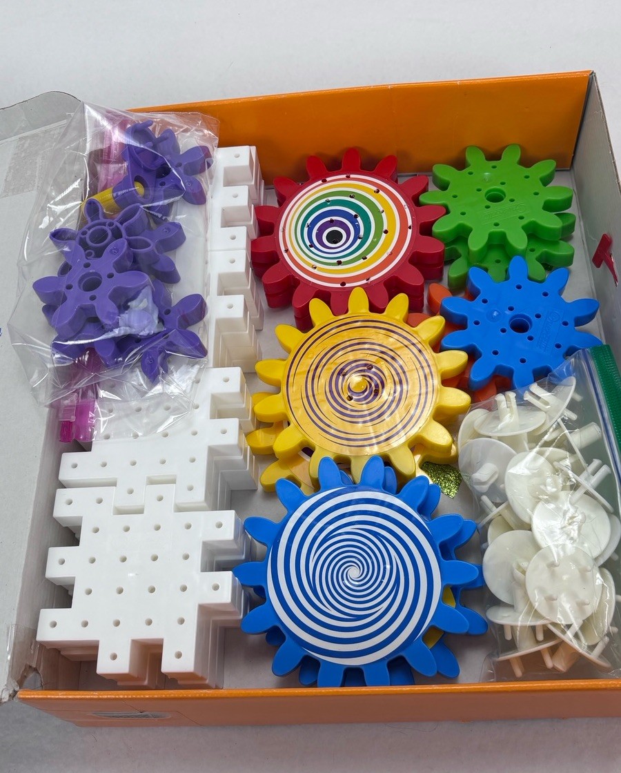 Quercetti Kaleido Gears 55 Pieces Optical Illusion Gears Building