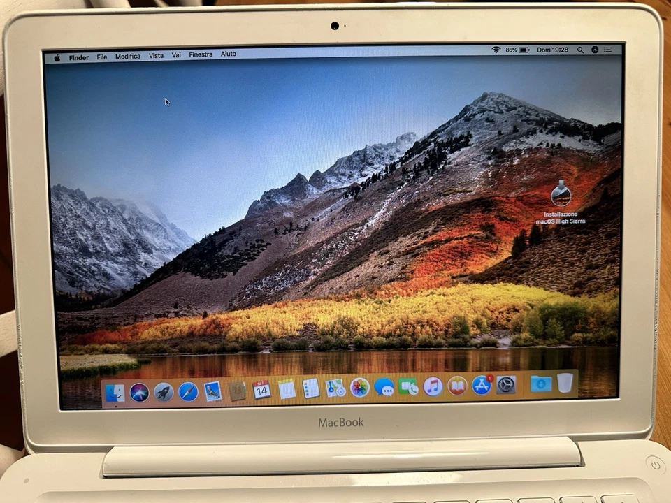 APPLE MACBOOK A1342 Unibody WHITE 13'' MID 2010 - SSD 128GB RAM 8GB+2TB USB A+C - Immagine 2 di 4