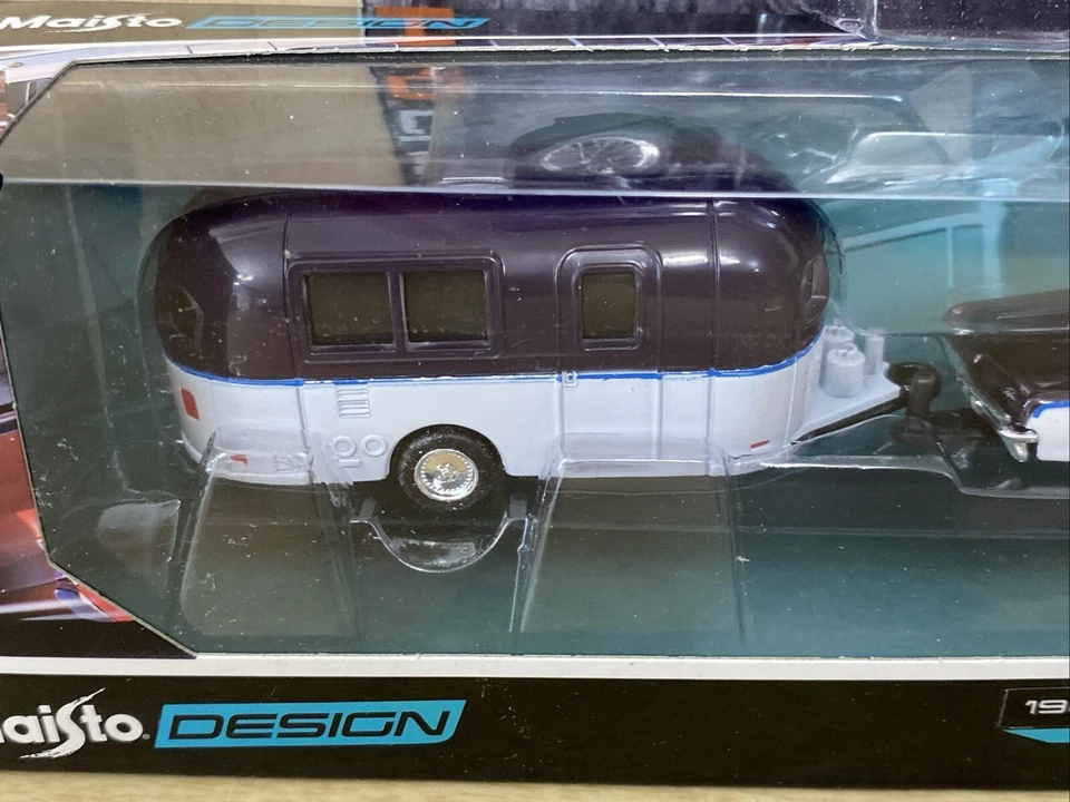 Maisto Toy FLH 1:24 Harley Davidson & 1965 Buick Riviera W Camper Diecast 1:64 - Image 3 of 4