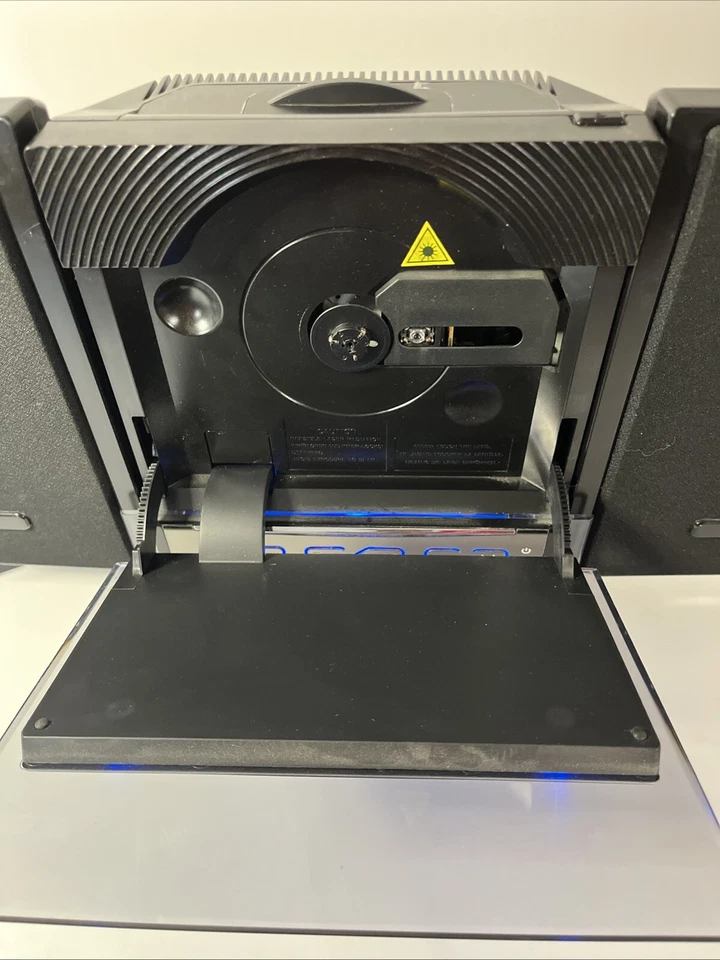 Jensen Wall Mountable Cd & MP3 Dual Alarm Clocks W/Removable Speakers *NO REMOTE - Image 4 of 4