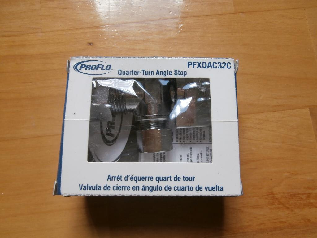 Vanne d'angle quart de tour chrome FIP x Comp 1/2 po x 3/8 po dia BPK2048PCLF | RONA
