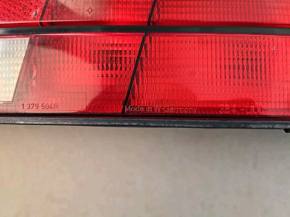 Задний фонарь правый для BMW 735i 1988 1989 1990 1991 1992 годов выпуска от оригинального производителя 1379504 - Изображение 4 из 4