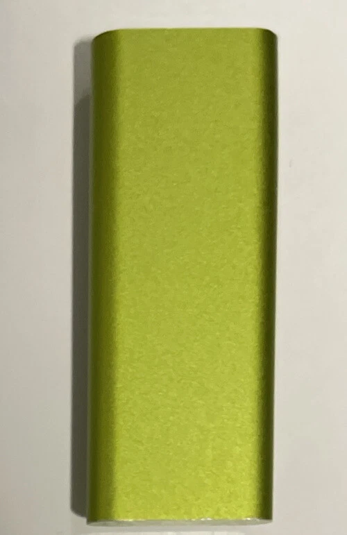 Apple iPod Shuffle 3rd Generation Green (2 GB) *Acceptable Condition* - Image 3 of 4