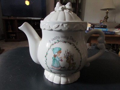 Vintage Precious Moments Happy Holly Days Christmas Teapot 1994