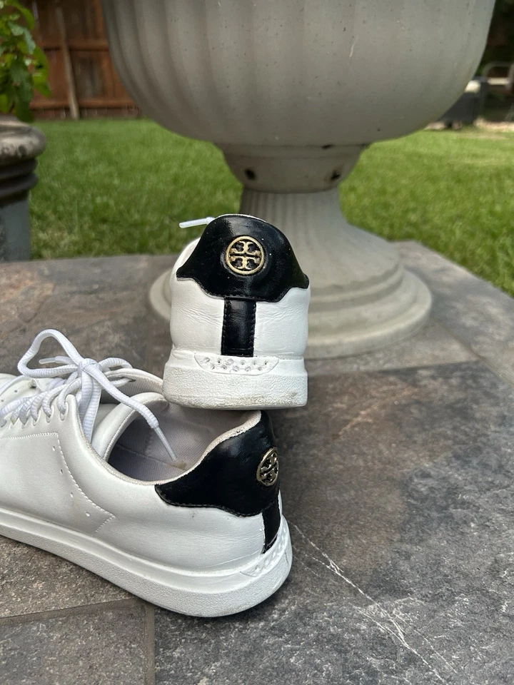 Zapatillas de corte Howell para mujer Tory Burch blancas y negras talla 8,5 Foto 4 de 4