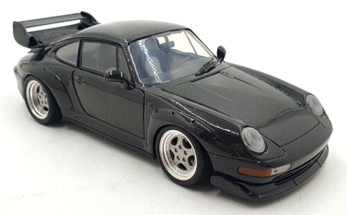 UT 1/18 Scale Diecast 9224C - Porsche 911 GT - Standox Dark Green/Black - Picture 2 of 5