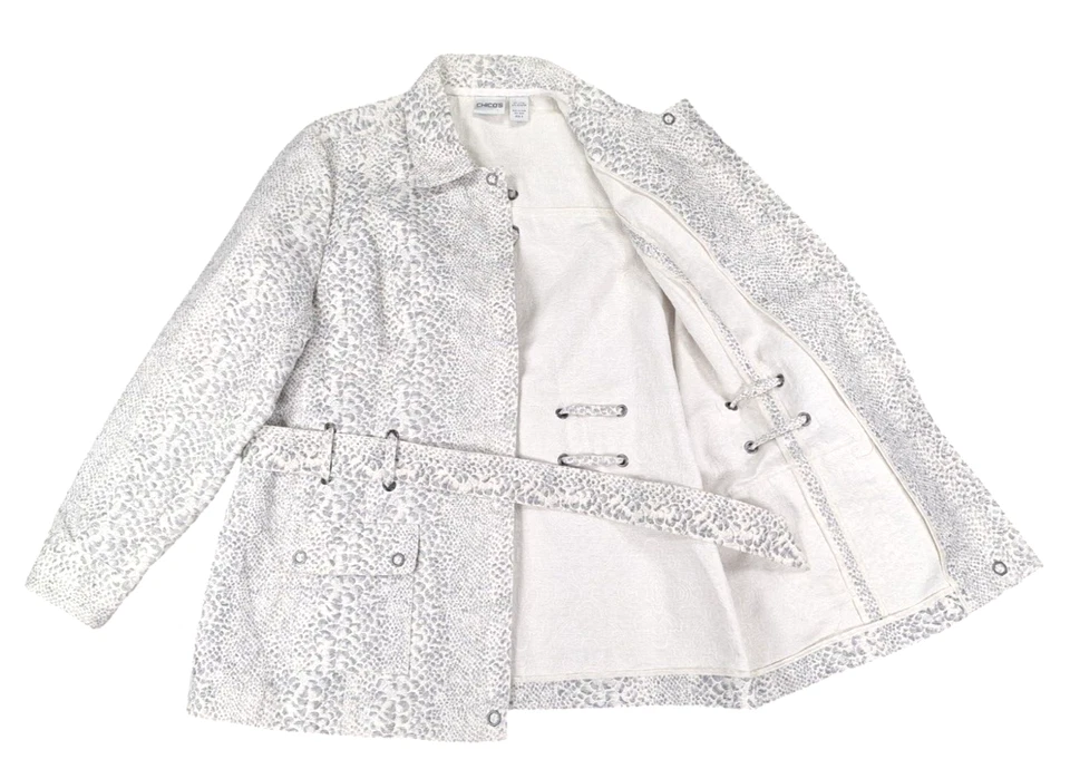 Gabardina corta con cinturón estampado de serpiente Chico’s para mujer talla 3 (XL) algodón polivinílico Foto 3 de 4