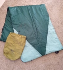 Vintage Sea To Summit Sleeping Bag w/storage bag 72" Green
