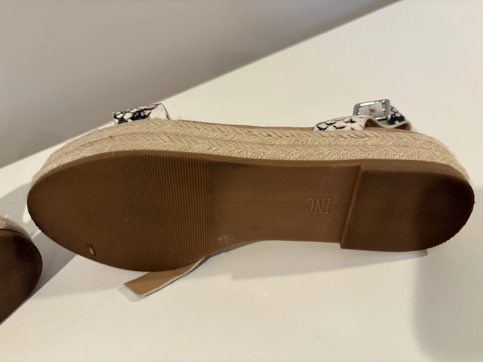 Inc International Adorable Black And White Valetta Sandle Size 7.5 - Image 4 of 4