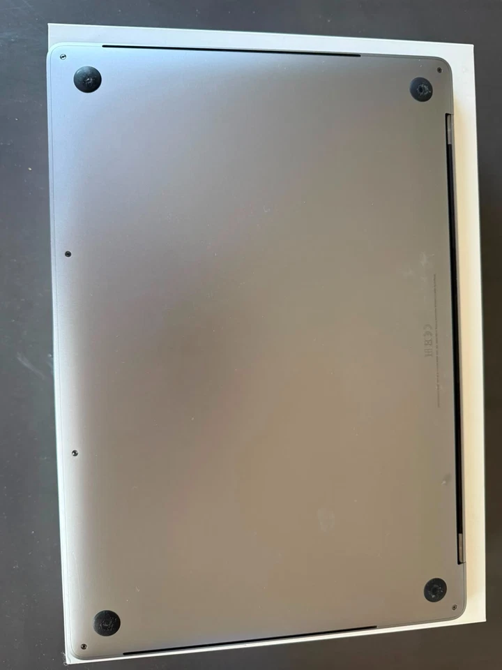 Apple MacBook Pro 15" · i7 8th gen 4.1 GHz · 16GB · 256GB, Foto 4 von 4