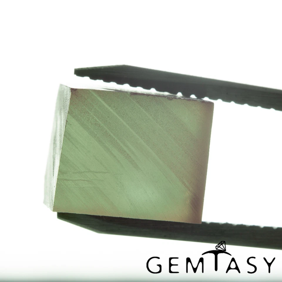 Rough stone for faceting - Alexandrite Czochralski (Pulled) lab grown 13-18ct - Image 2 of 4