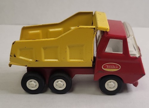 Vintage Mini Tonka Red And Yellow Dump Truck SEE PICTURES READ DESCRIPTION - Picture 4 of 10