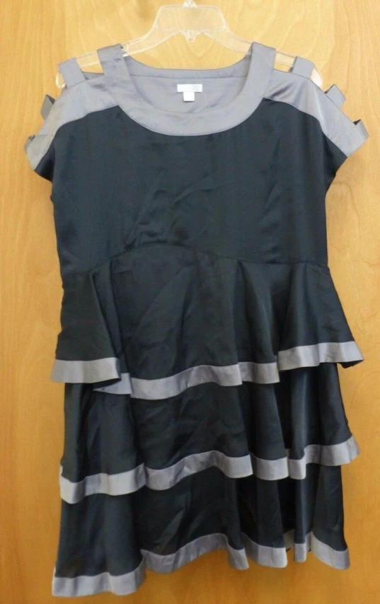 Vestido Go International Junior Mujer 11 Negro y Gris Volantes Excelente Estado Foto 3 de 3