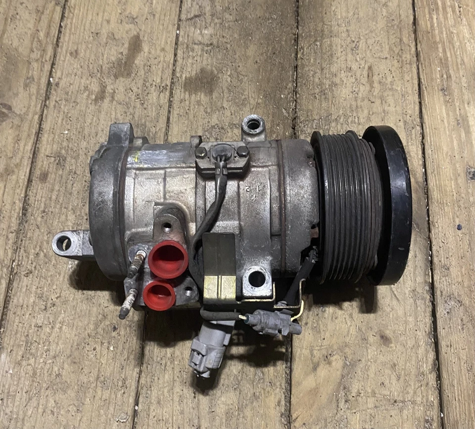 Compresor de aire acondicionado usado compresor con embrague DENSO para Toyota Sequoia 2001 4,7 L-V8 Foto 2 de 4