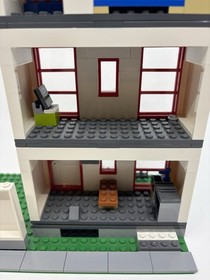 Lego City House 8403 Incomplete Missing Pieces