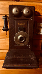 Antique Pre-1910 Wood Wall-Mount Crank Telephone w/ Handset, Dual Bells