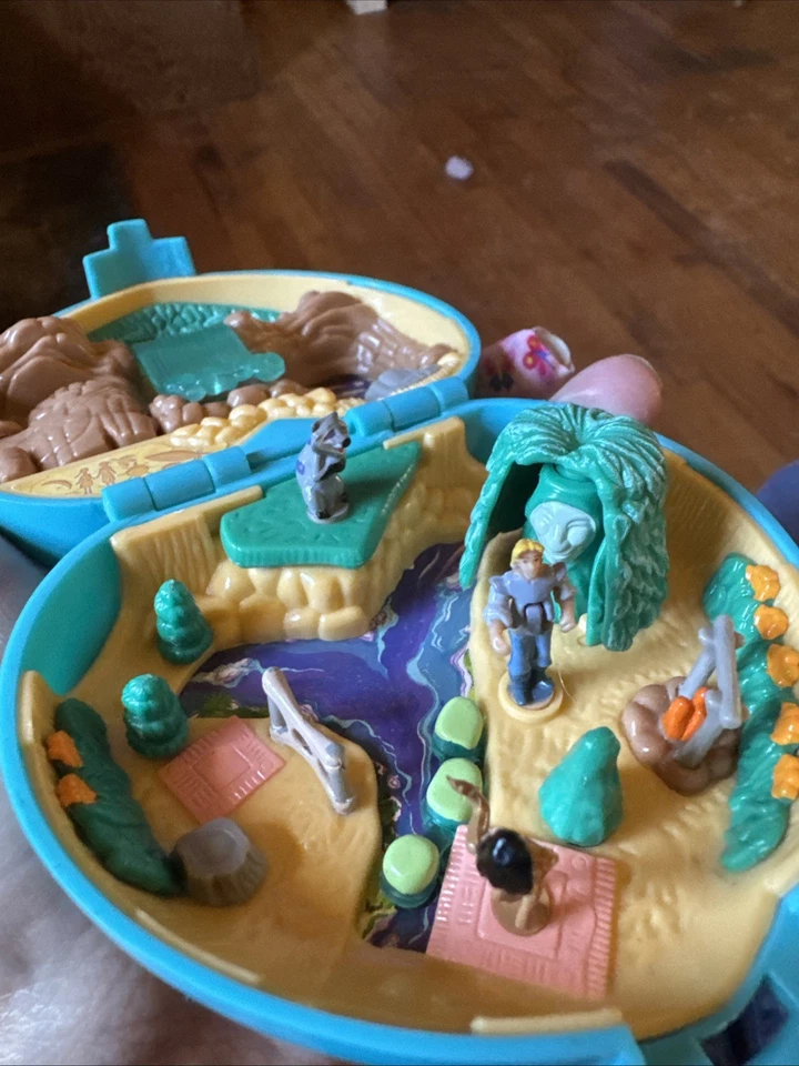 Bluebird Disney Polly Pocket Pocahontas Home Playset Miniature Toy 1995 Vintage - Image 4 of 4