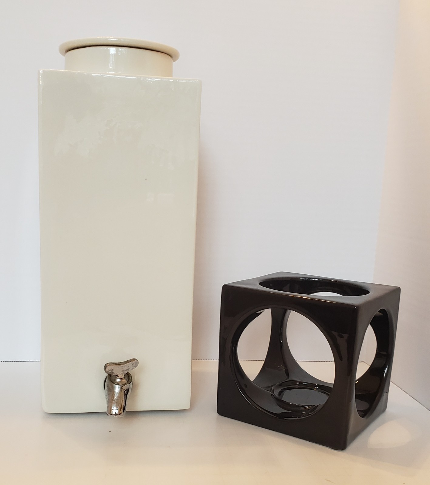 Vtg MCM Designer Michael Lax Ceramic Iroquois Primaries Drink Dispenser w/ Stand