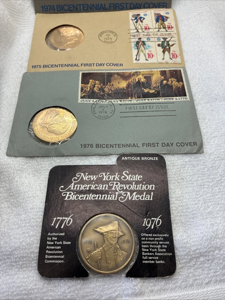 Bicentennial First Day Covers & Medals W/STAMPS MIX LOT WITH BRONZE 1976 Coin - Image 4 of 4