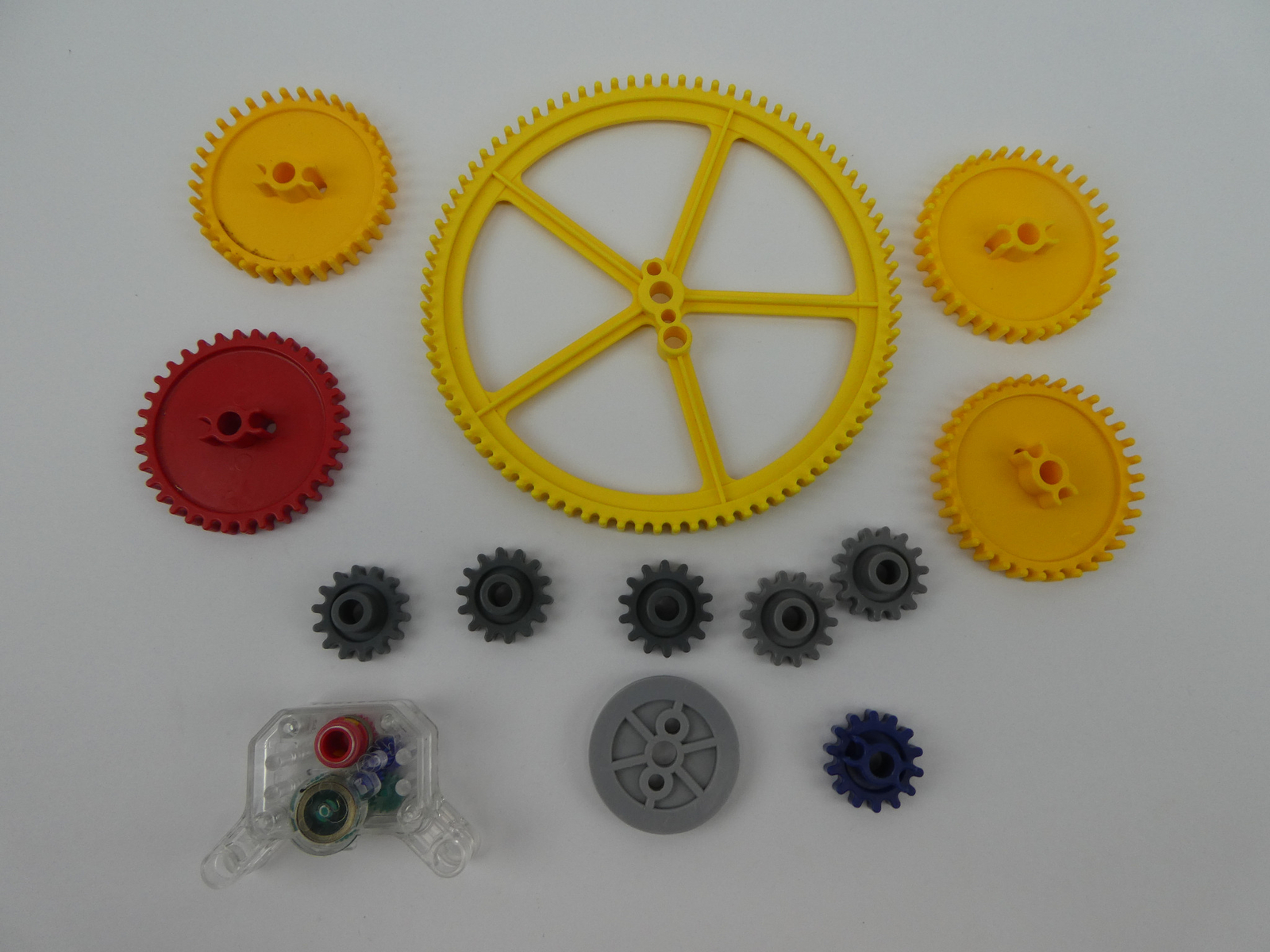 Mixed Lot of 11 K'nex KNEX Gears, 1 Manual PullBack Motor, 1 Pulley eBay