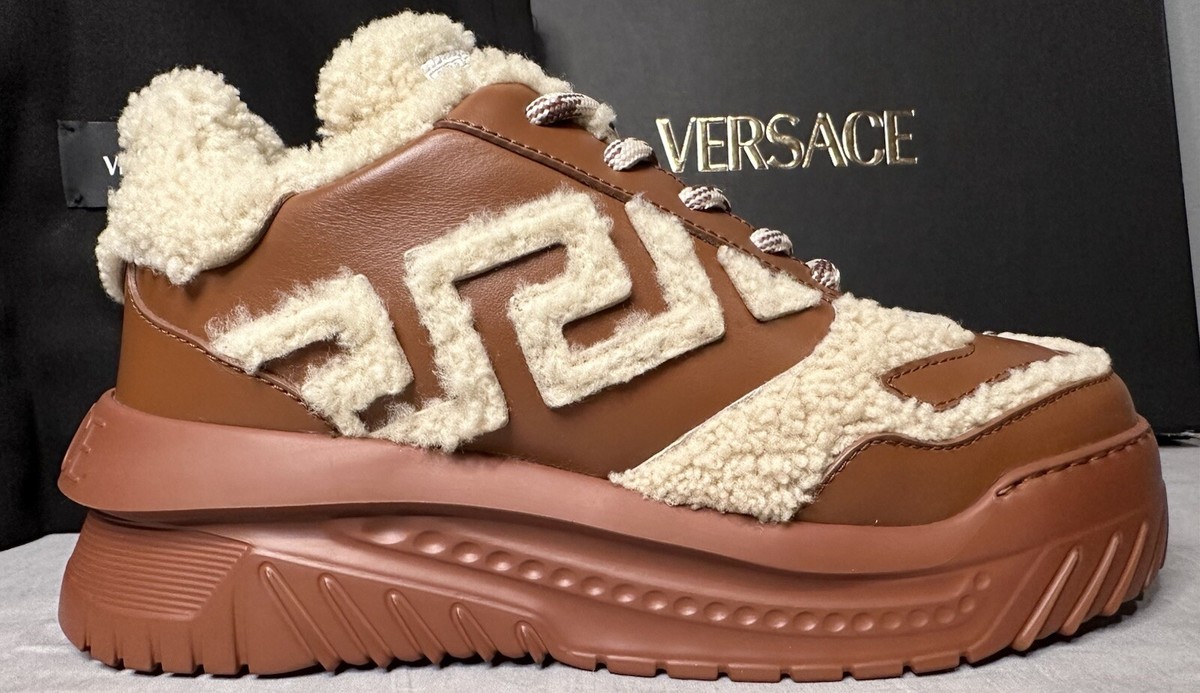 VERSACE ライオン スニーカー41(26-26.5)　美品 VERSACE ライオン スニーカー41(26-26.5) 美品 VERSACE ライオン