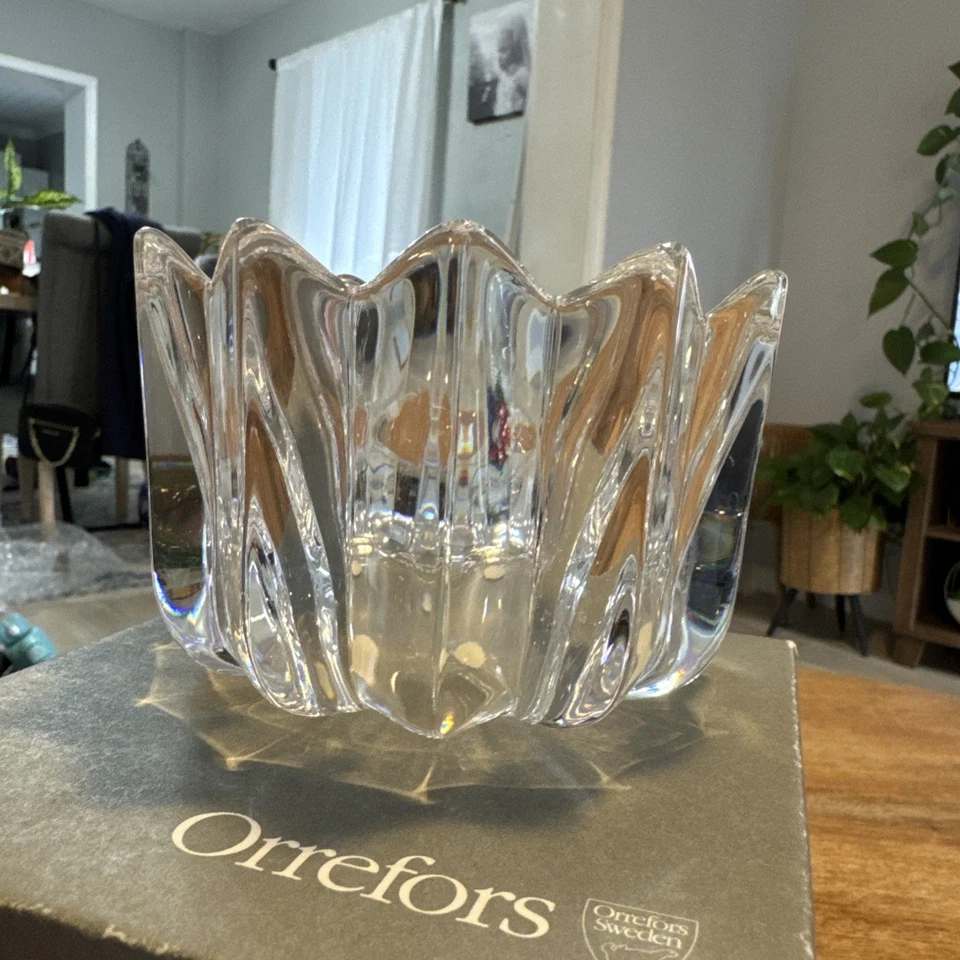 Orrefors Jan Johansson Fleur Crystal Bowl 4.7” por 3.3” 4514-11 Suecia con caja Foto 3 de 4