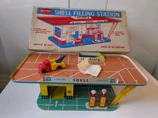 Vintage Mettoy Shell Filling Station petrol garage tin toy.England 1960's.MINT