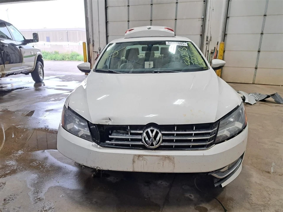 Задний фонарь правый со стороны пассажира 2012 Passat Sku #4206220 - Изображение 3 из 4