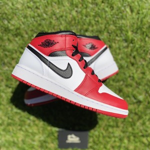air jordan 1 mid reverse chicago