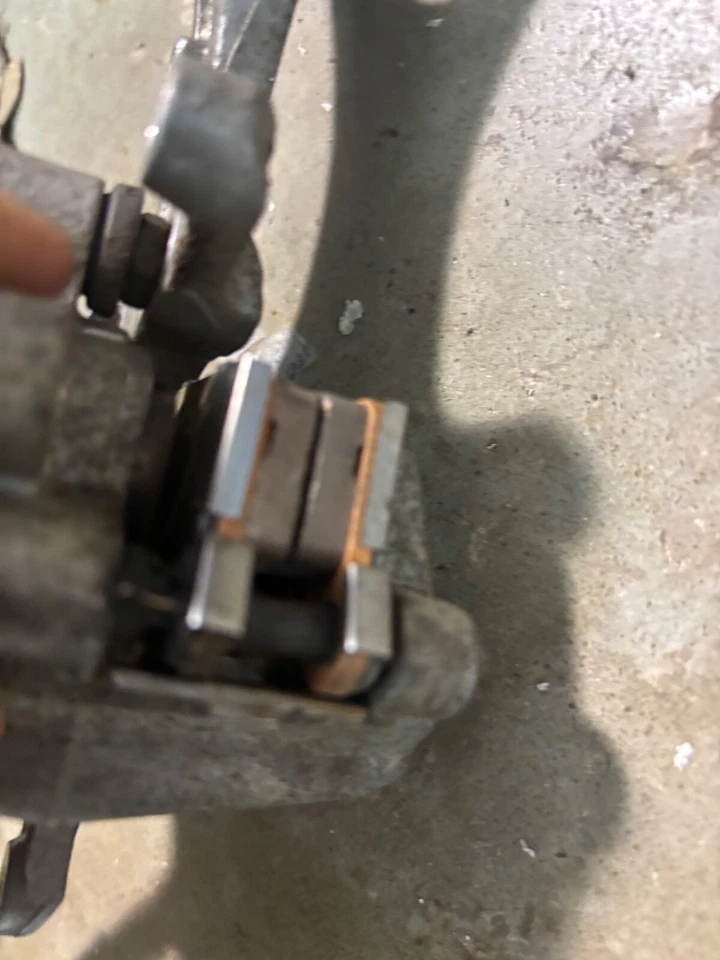 2013 YAMAHA YZ450F ReaR тормоз в сборе (хорошее состояние) - Изображение 4 из 4