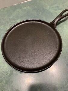 Vintage-Unmarked-Cast-Iron-8-Griddle-With-Heat-Ring-Restored