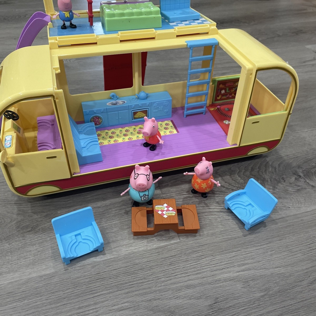Peppa Pig Transforming Camper Van RV Playset w/ Sounds Tested - 99
