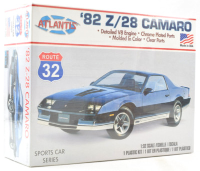 Atlantis '82 Chevrolet Camaro Z/28 1:32 Scale Plastic Model Car Kit M2004