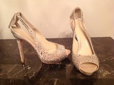 Gorgeous Alexander McQueen Gold/taupe Swarovski covered heels! Size 7/37. 
