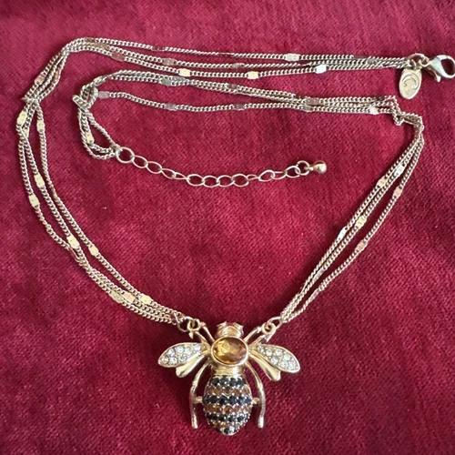 VETEMENTS Charming Charlie Collana Tono Oro Rosso Nero e Trasparente Strass Ambra 20” A2