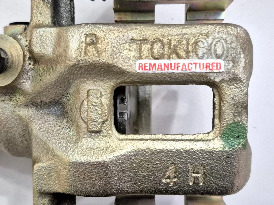 Conjunto de pinza trasera derecha pasajero Nissan Tokico Datsun 280ZX vintage 82-83  Foto 3 de 4