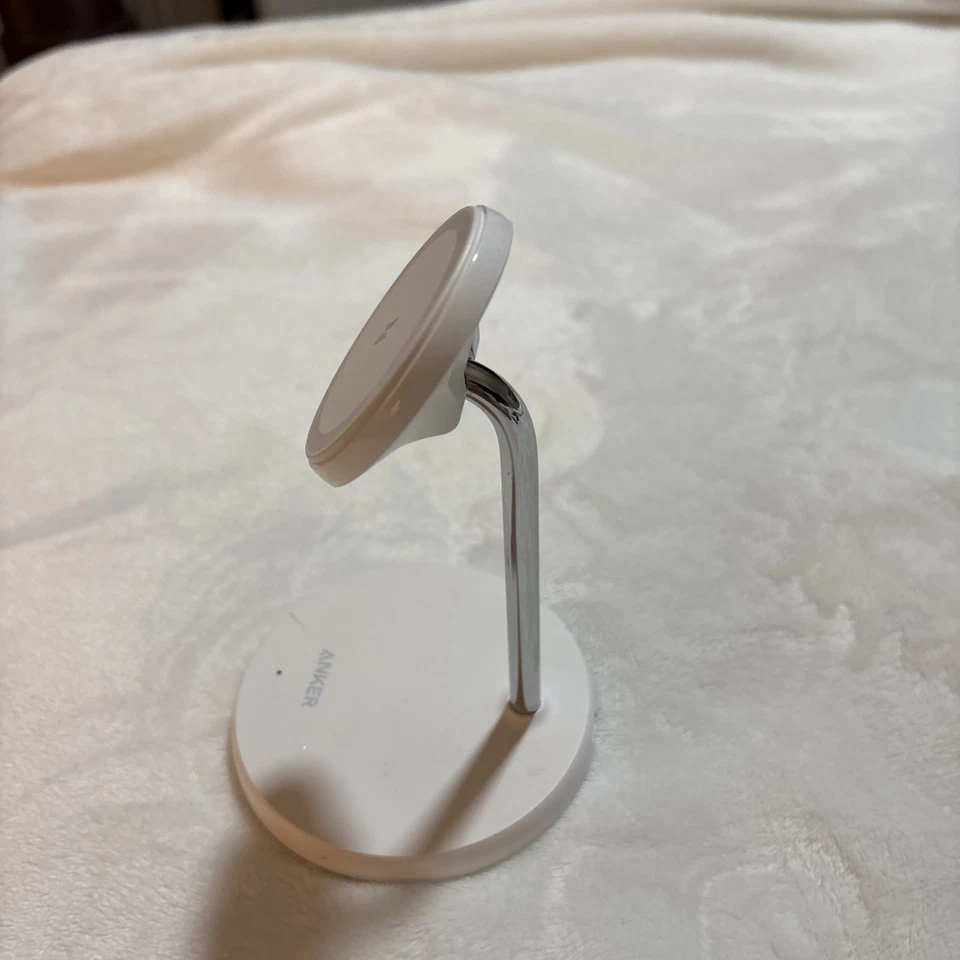 Anchor PowerWave Select Soporte Magnético Modelo A 2540 Blanco y Cargador iPhone Foto 4 de 4