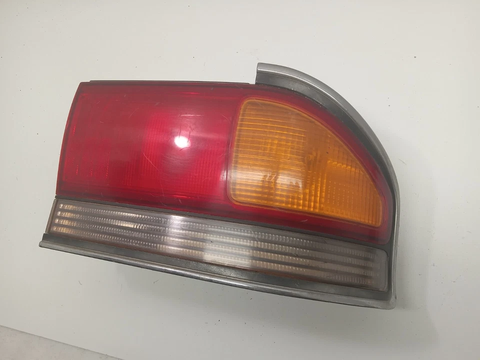 92-93 MITSUBISHI GALANT RIGHT SIDE QUARTER MOUNTED TAIL LIGHT OEM, 166-58547 - Image 2 of 4