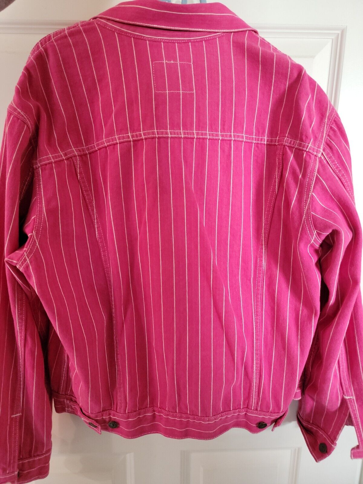 Supreme Levi's Pinstripe Trucker Denim Jacket (With Pin) Magenta Stripe |  eBay