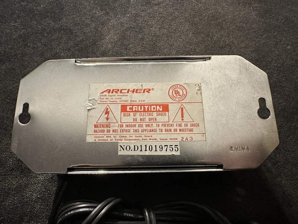 Radio Shack 20dB Signal Amplifier UHF VHF FM 15-1113B Archer 117 VAC 60Hz 3.6WOp - Image 3 of 3