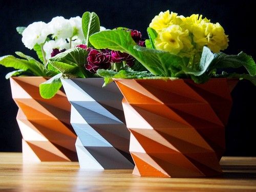 Beautiful set of 3 low poly plant pots / Geometric modern design / planter cover - Picture 8 of 9