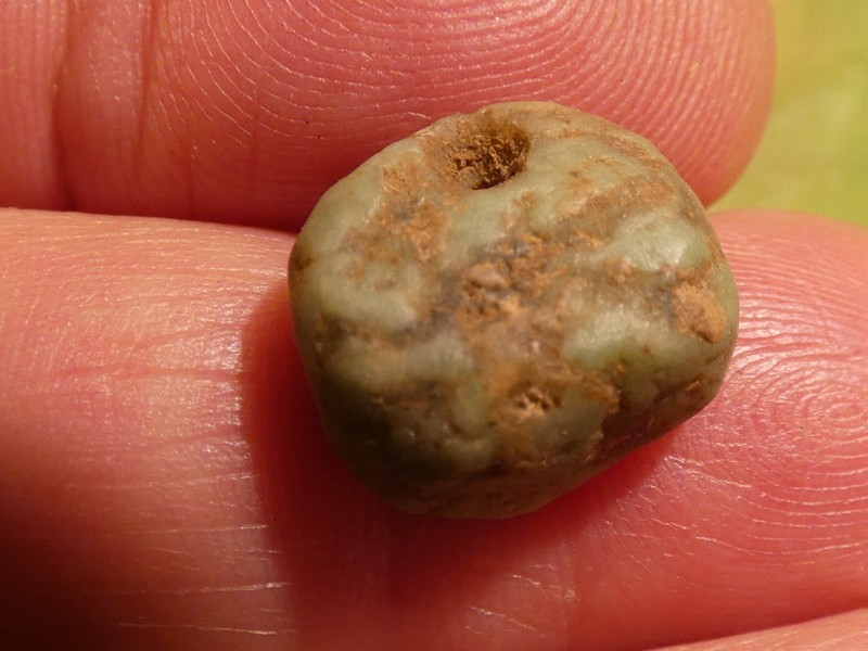 ANCIENT PRECOLUMBIAN MESOAMERICAN BANDED GREEN MAYAN JADE BEAD 14.9-12.9--6.4 MM
