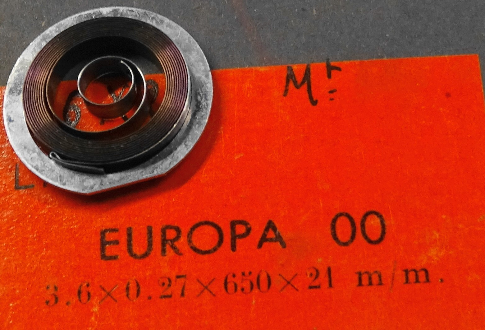 Ressort Pour Mouvement De Réveil Europa 00 - En Acier, Neuf Sans étiquette