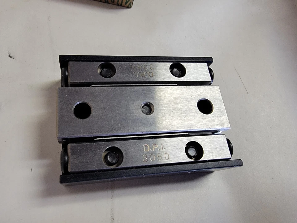 NEW DEL-TRON LPT-3055 LOW PROFILE SLIDE ROLLER RAIL - Image 3 of 4