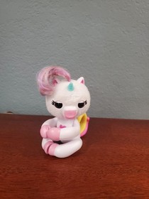 Fingerlings Interactive Baby Unicorn Reacts to Touch Sounds & Rea- 5In..103