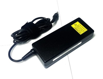 Original Toshiba Netzteil 75 W, 15V, 5 A, Ladegerät AC Adapter PA3378E-3AC3