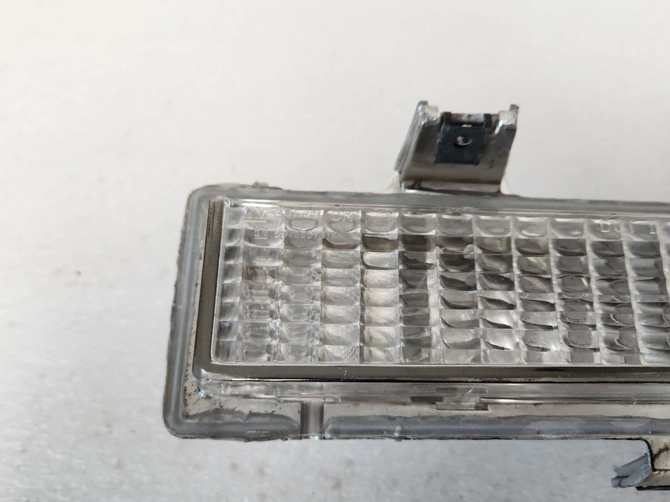 Luz de señal de giro de estacionamiento delantera 5971939 NOS GM 1981-1988 Chevy Monte Carlo SS LH Foto 4 de 4